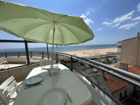 Appartement 2 pièces avec balcon, vue mer latérale - FR-1-224C-301